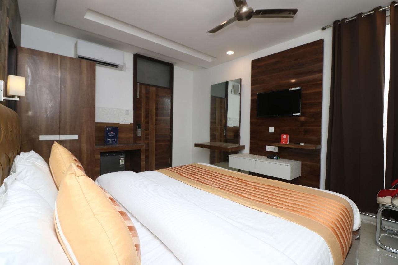 Oyo 9999 Hotel La Wisteria Delhi  Esterno foto