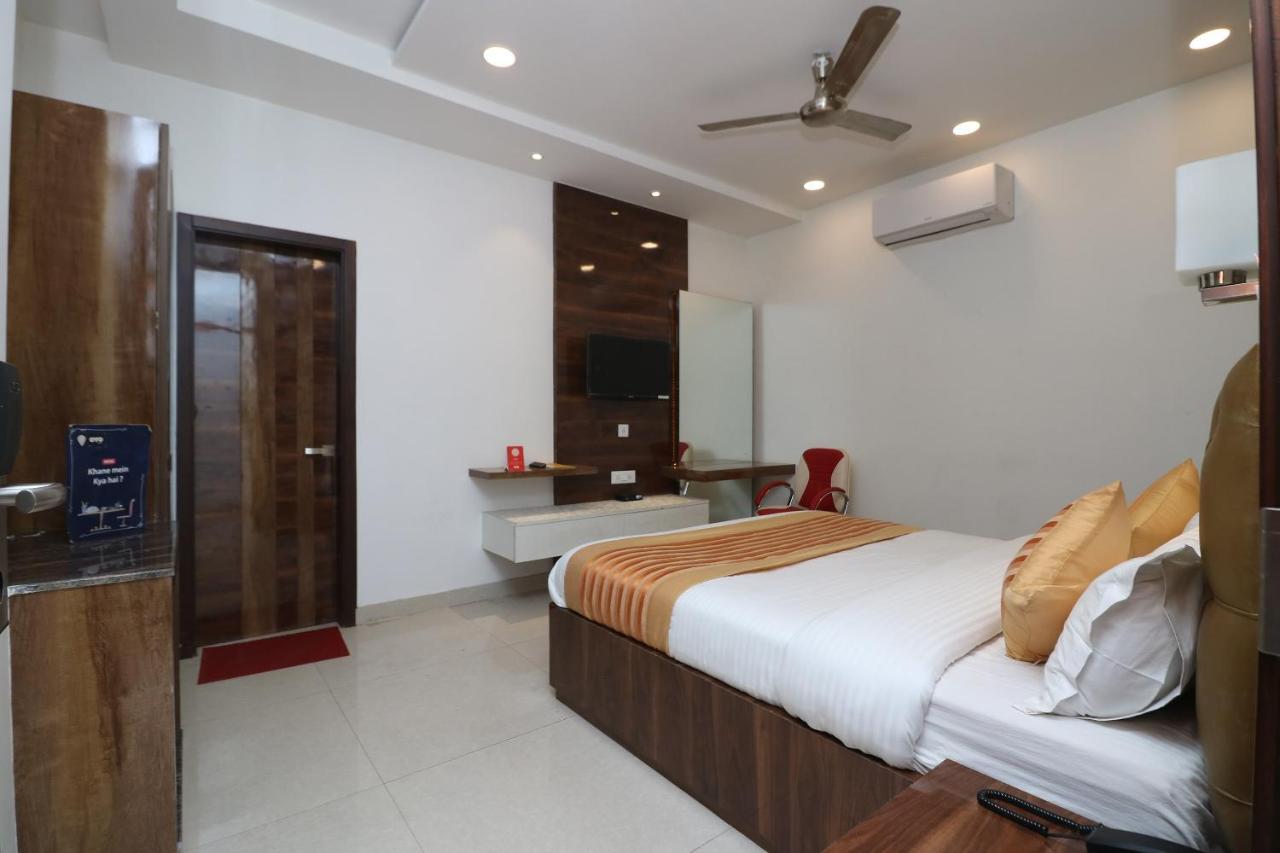 Oyo 9999 Hotel La Wisteria Delhi  Esterno foto