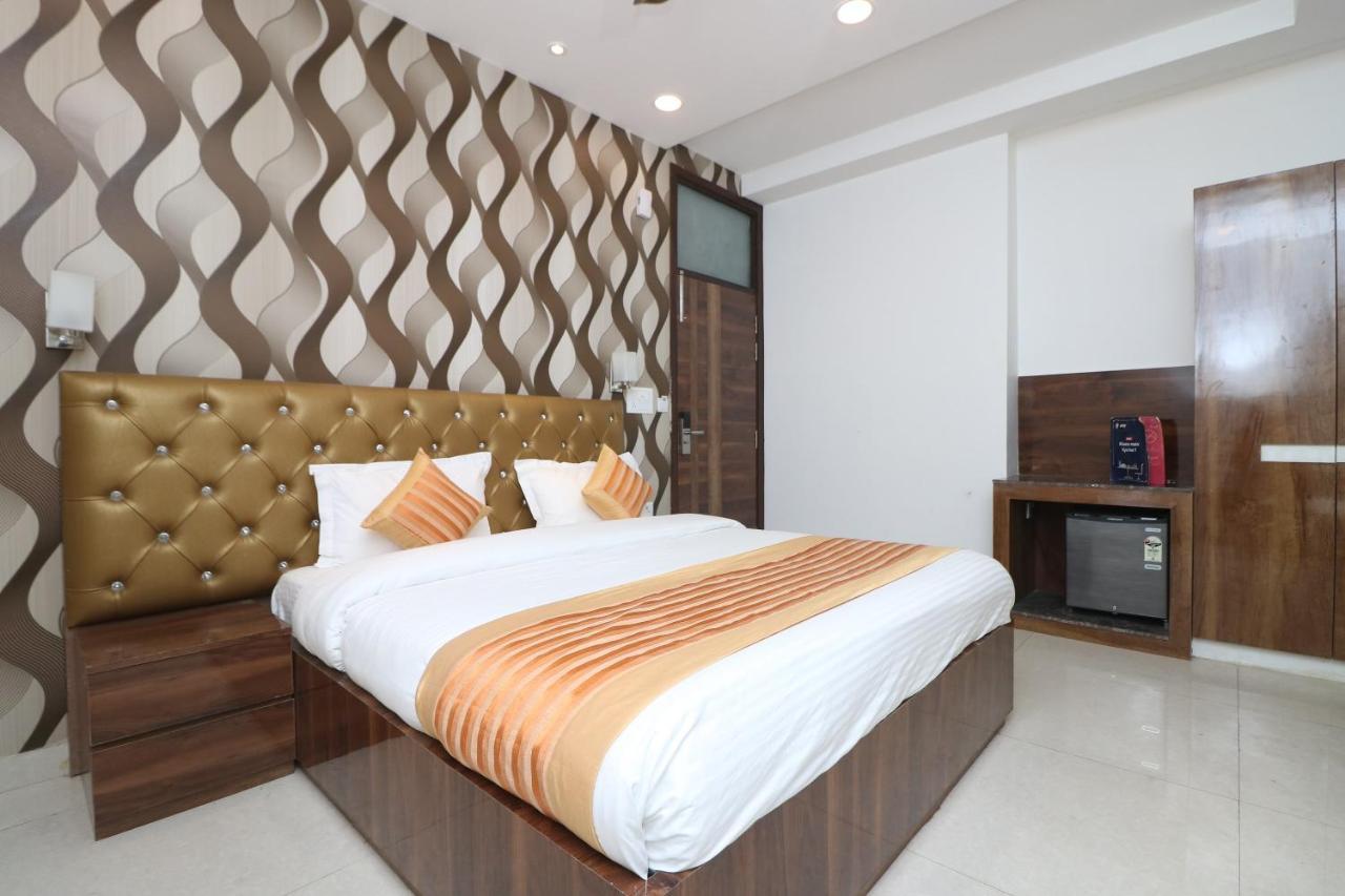 Oyo 9999 Hotel La Wisteria Delhi  Esterno foto